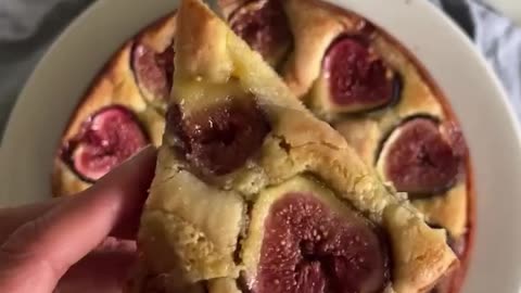 Gluten Soft and Moist Almond and Figs Cake