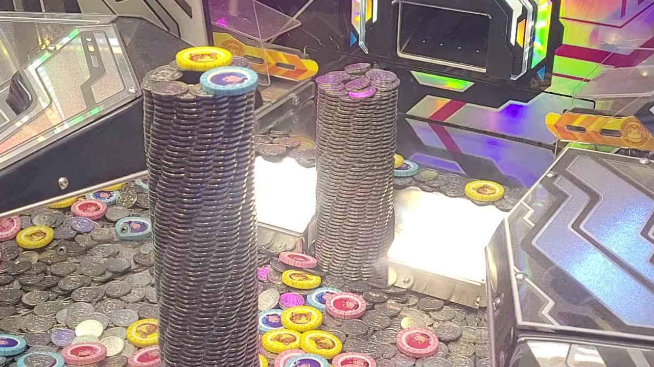 Coin Pusher JACKPOT win. Galaxy Hunter arcade. Big win.