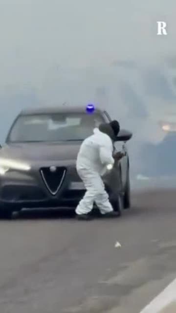 SHOCK VIDEO: Criminals Close Highway in Italy and BLOW UP Armored Van Before Exchanging Gunfire With Police