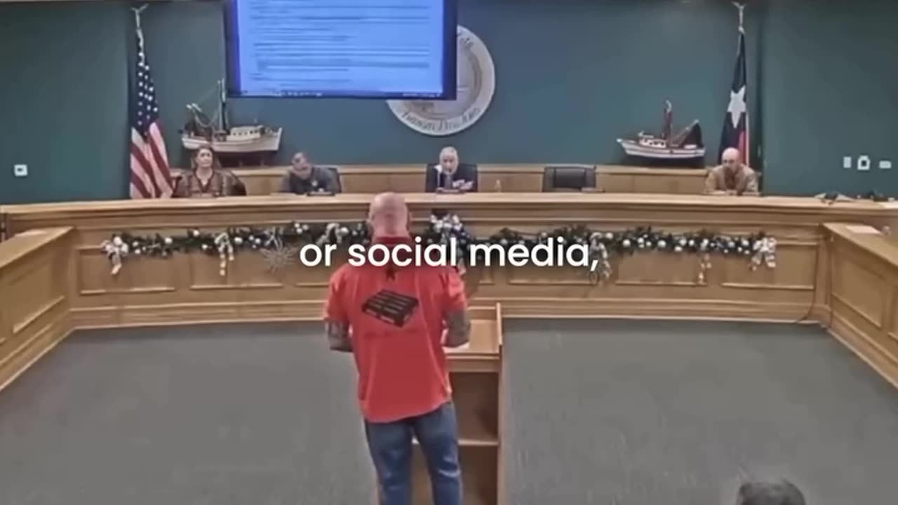 A bold man stepped into the courtroom and called out corrupt politicians right to their faces