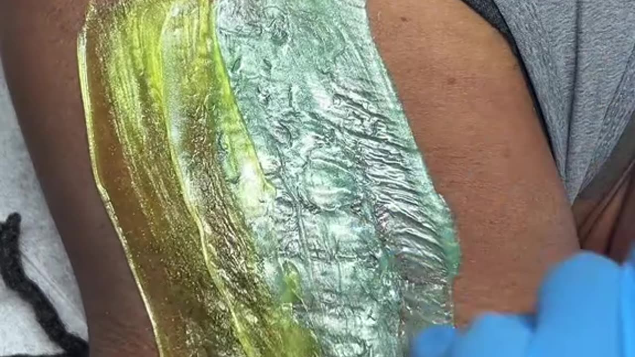 🍋 Underarm Waxing with Lemon Kiss & Emerald Enchantment by @waxingqueenadventures