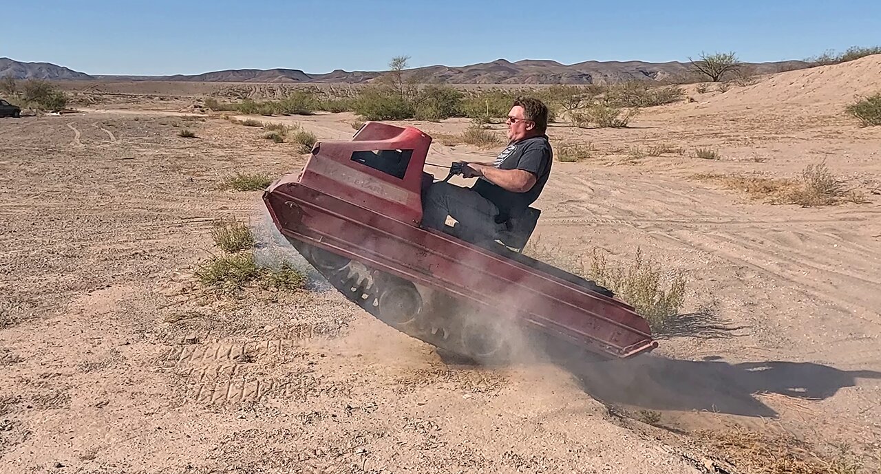 Mini Tank Off-Road: Two tracks, two cylinders, two stroke, too much fun!