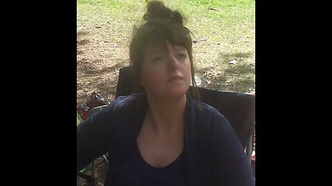 Luodong Briefly Gives Reiki Energy And Head Massage To White Woman At The Park