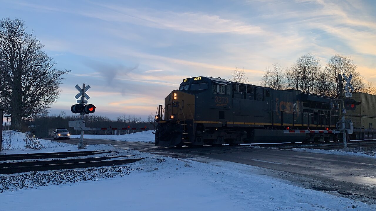 Bookend CSX engines on a Quick Train