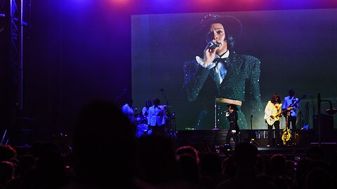 Janelle Monáe performing in Jacksonville : Django Jane | Paid In Pleasure | Cold War