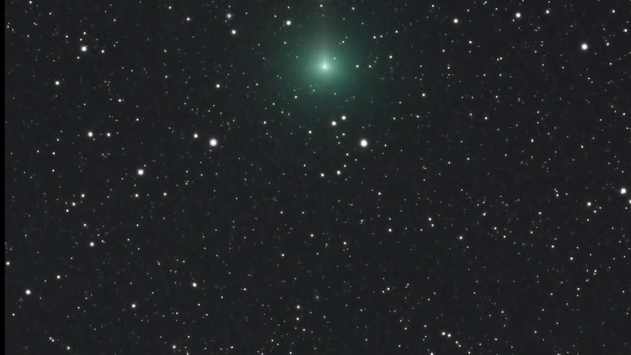 🌌🚀 Watch This Comet Timelapse! | FeedMyCuriosity