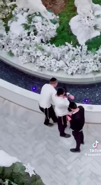 Who needs to clip coins when you can grab them from fountains.