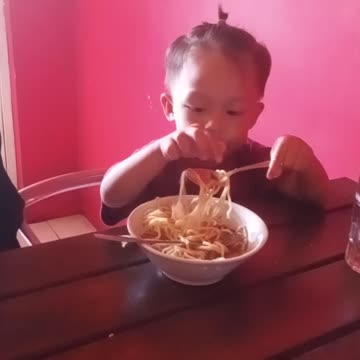 "Kid vs Giant Chicken Noodles! Can They Finish It?"