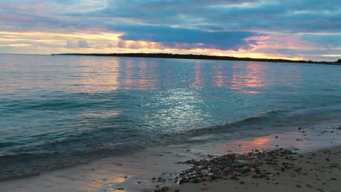 Meditation Video: Serenity by the Waves 🌊 Tranquil 15-Minute