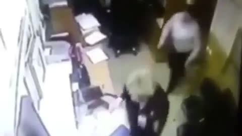 😂🔒 This Guard's Plan To Stop An Escape Is Hilarious! | FunFM
