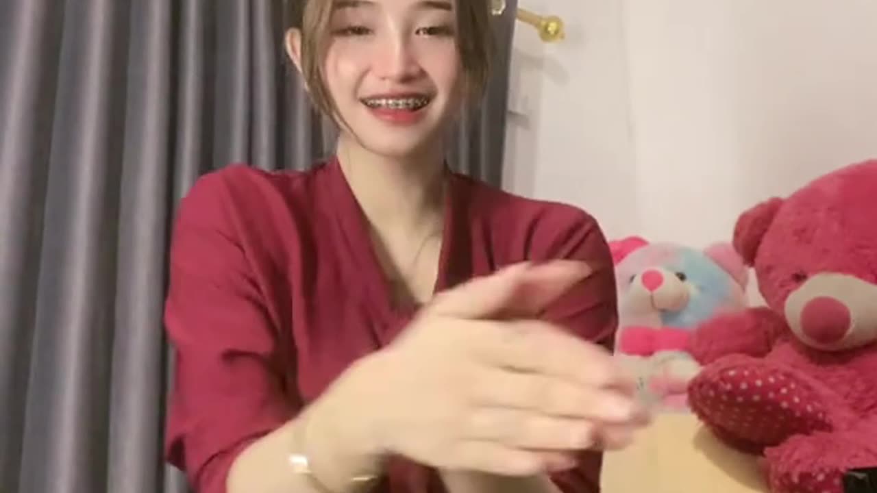ada yang mau temenin aku