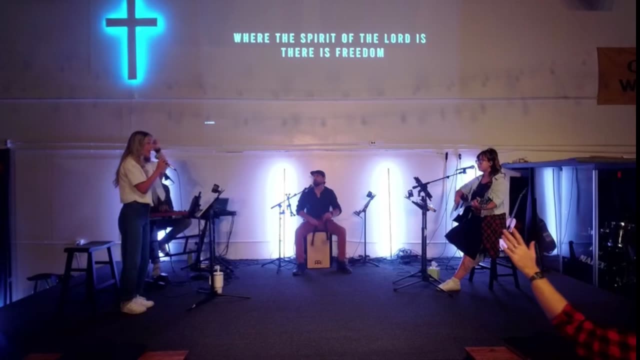 THE ALTAR - SUNDAY BEHOLD GATHERING - 10AM