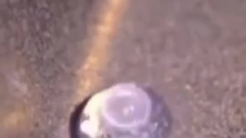 Watch a water droplet transform when exposed to 432Hz healing frequency