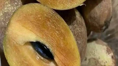 सर्दियों में चीकू खाने के तीन ज़बरदस्त फायदेhealth #trend #short #facts #viral #reels