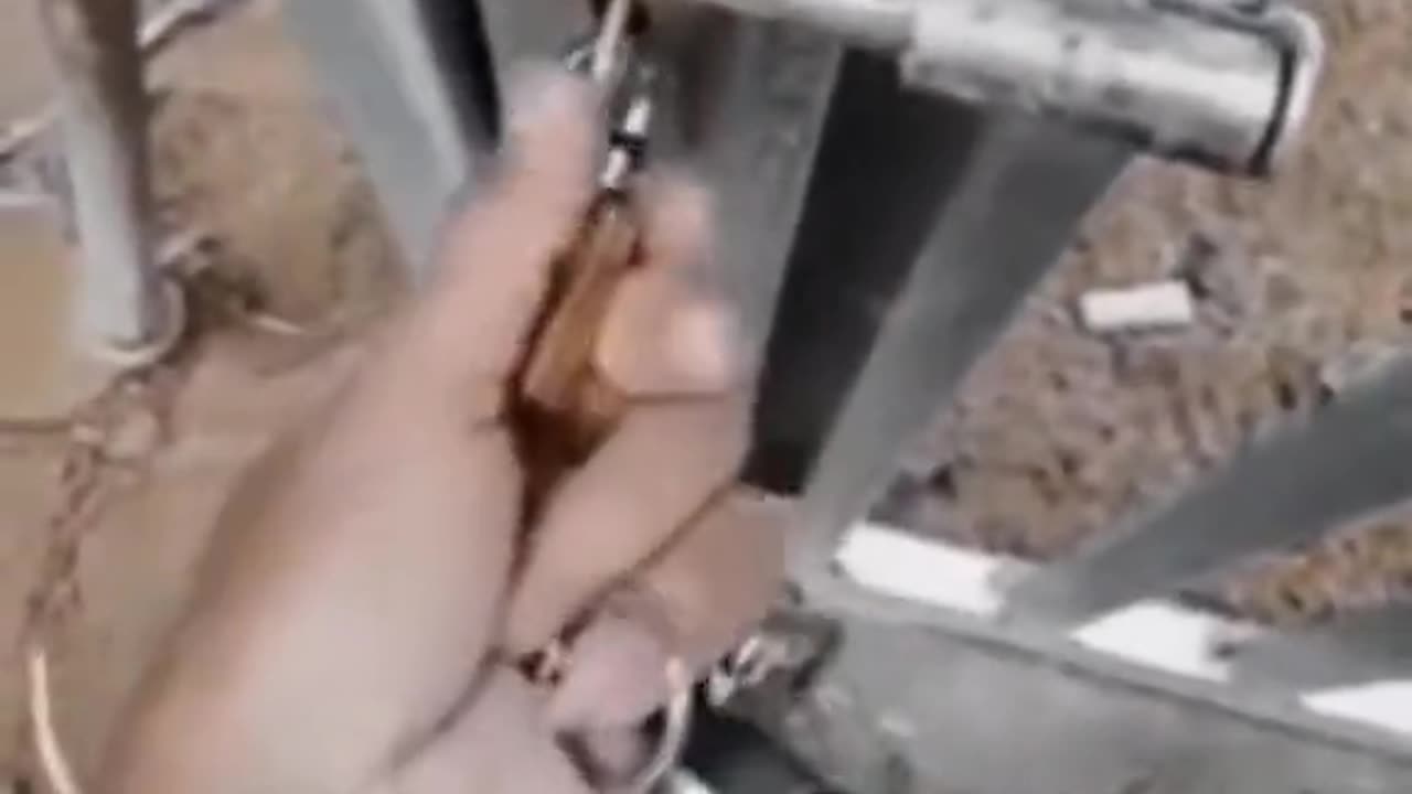 🚪👀 'Ghost Gate': Paranormal Portal? | TheHauntingHour