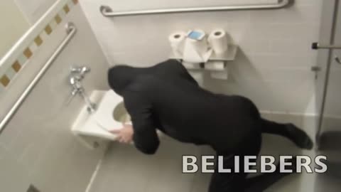 HOW TO USE THE TOILET IN 30 DIFFERENT WAYS