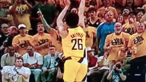 Sheppard nails gorgeous buzzer beater