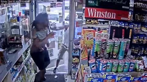 Trending: Dad With Baby Fights Off Man Who Pointed Gun at Him: Cops