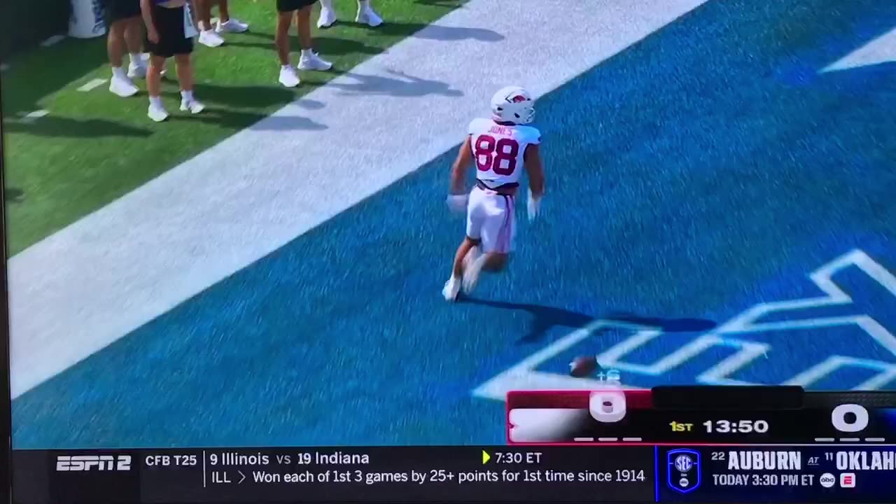 Hogs TE #88 Rohan Jones TD 🏈62 yds.