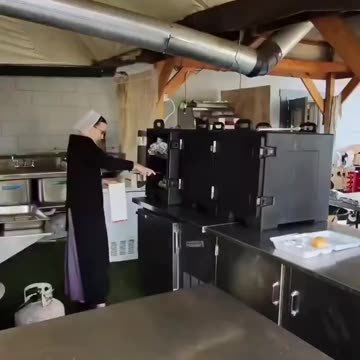 9am Rack of Ribs at an Amish Stand in Lancaster, PA