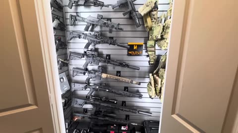 Building A Mini Gun Room In My Closet (Hold Up Displays)