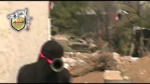 Syria War Damascus governate, 1x T-72 hit by RPG (Liwa al Islam) 2013.05.xx