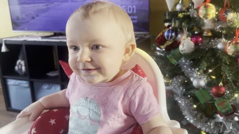 Baby Kayla Tries Santa’s Porridge for the First Time 🎅🥣 | Cute Baby Reaction