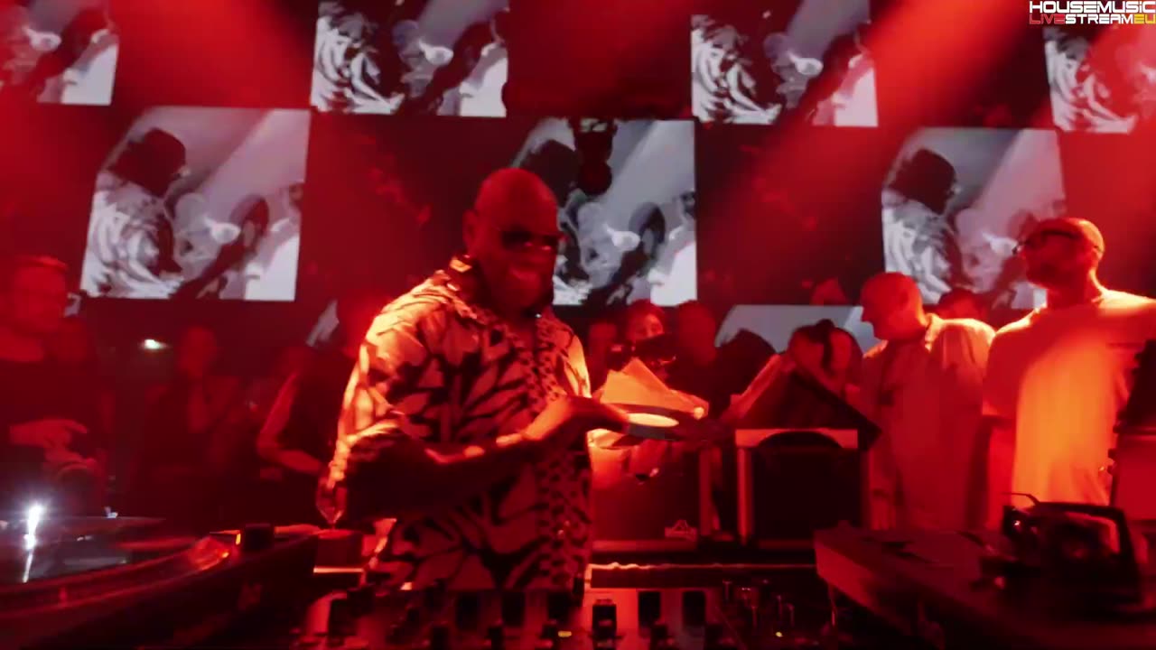 Radio 1’s Essential Mix with Carl Cox at [UNVRS]