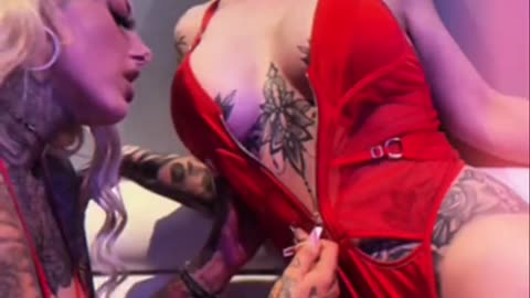 Don't look at your workplace to these 2 milfs