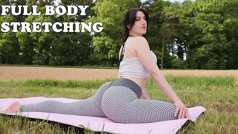 Sunny Outdoor Yoga Stretching | Leynainu