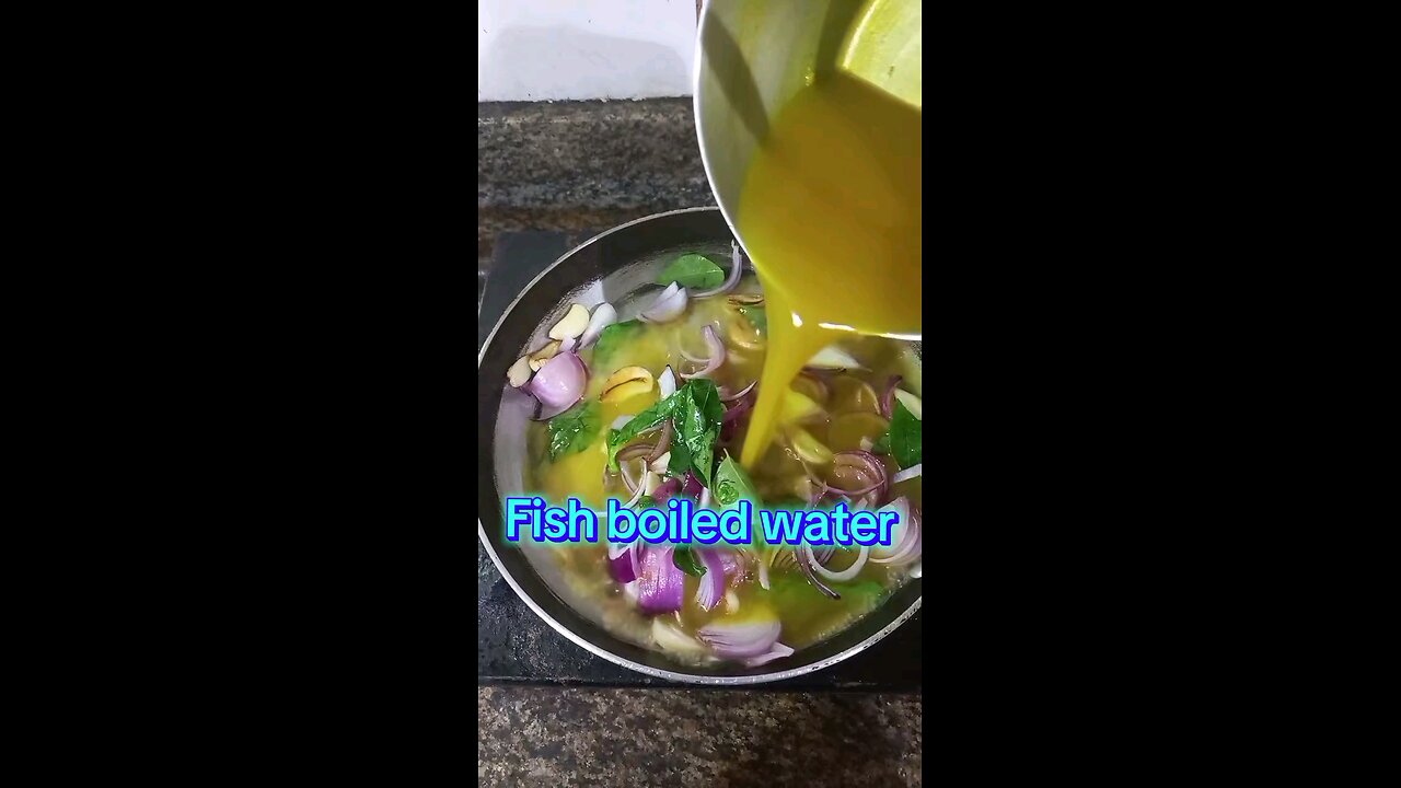 Let's cook spinach, carrots and fish with fish stock.