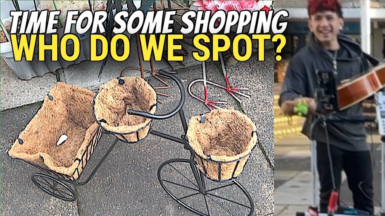 A Christmas Shopping Trip with an Unexpected Familiar Face