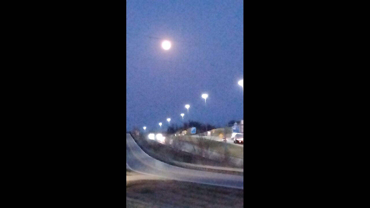 Moon 🌝 over I-70