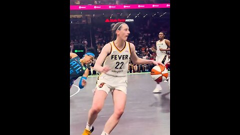 Caitlin Clark foul, didn't even make contact, zero touching. Worse call in history of sports