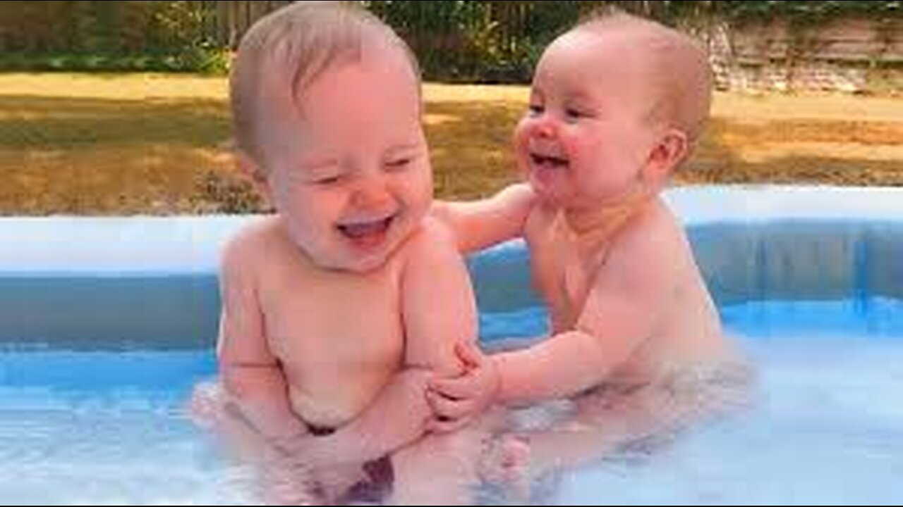 Splash Time Fun! Adorable Babies Playing in Water 💦