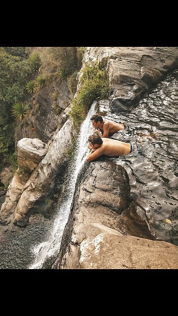 Discover the Stunning Waterfalls of Sri Lanka💛❤✨
