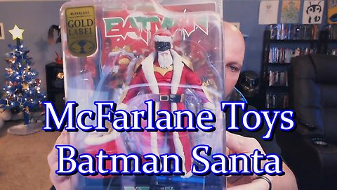 Checking Out McFarlane Toys Batman Santa Figures (Red and Blue Suits). #batman #santa #christmas