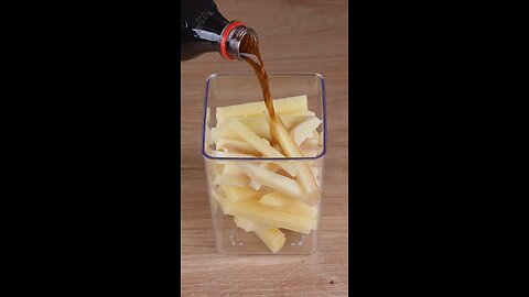 Everyone is putting Coca Cola in the fries after seeing this genius idea #cooking #Recipe #Easy