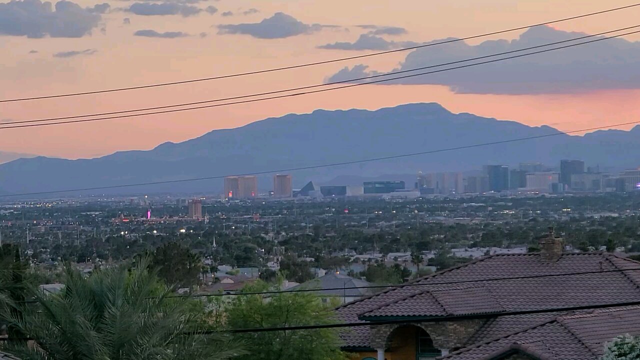 Did you see tonight's Las Vegas sunset? Check this out! 05.02.2025 #follow #lasvegas #travel #gaming