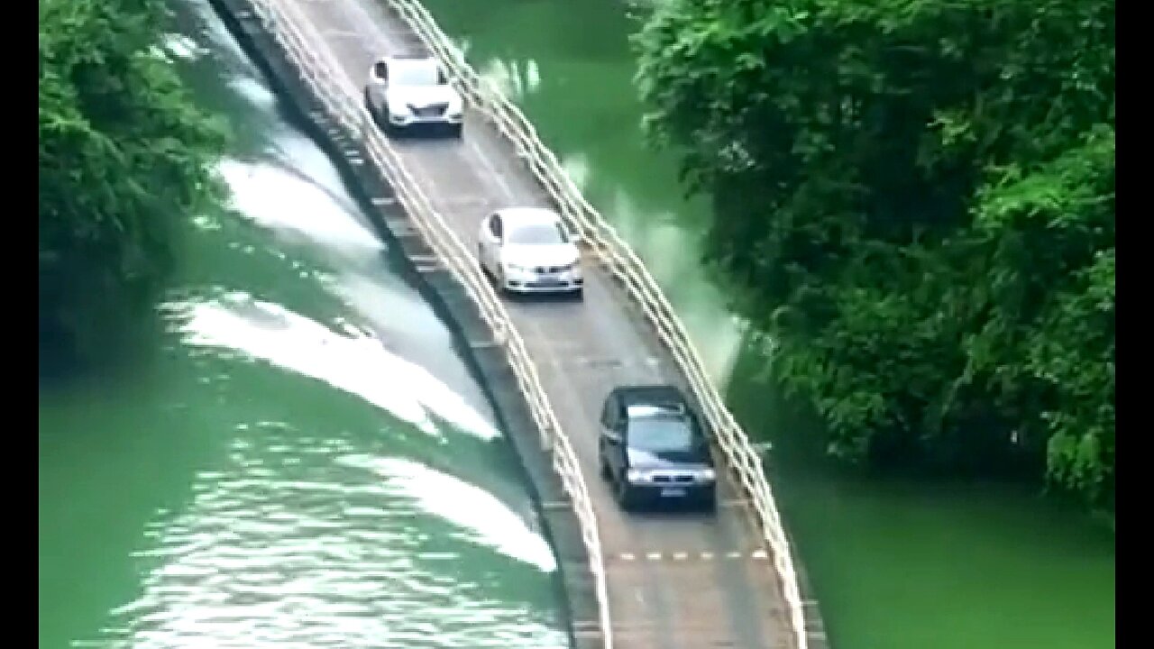 WHAT A COOL BUT FREAKY FAIRY BRIDGE IN CHINA 🤔