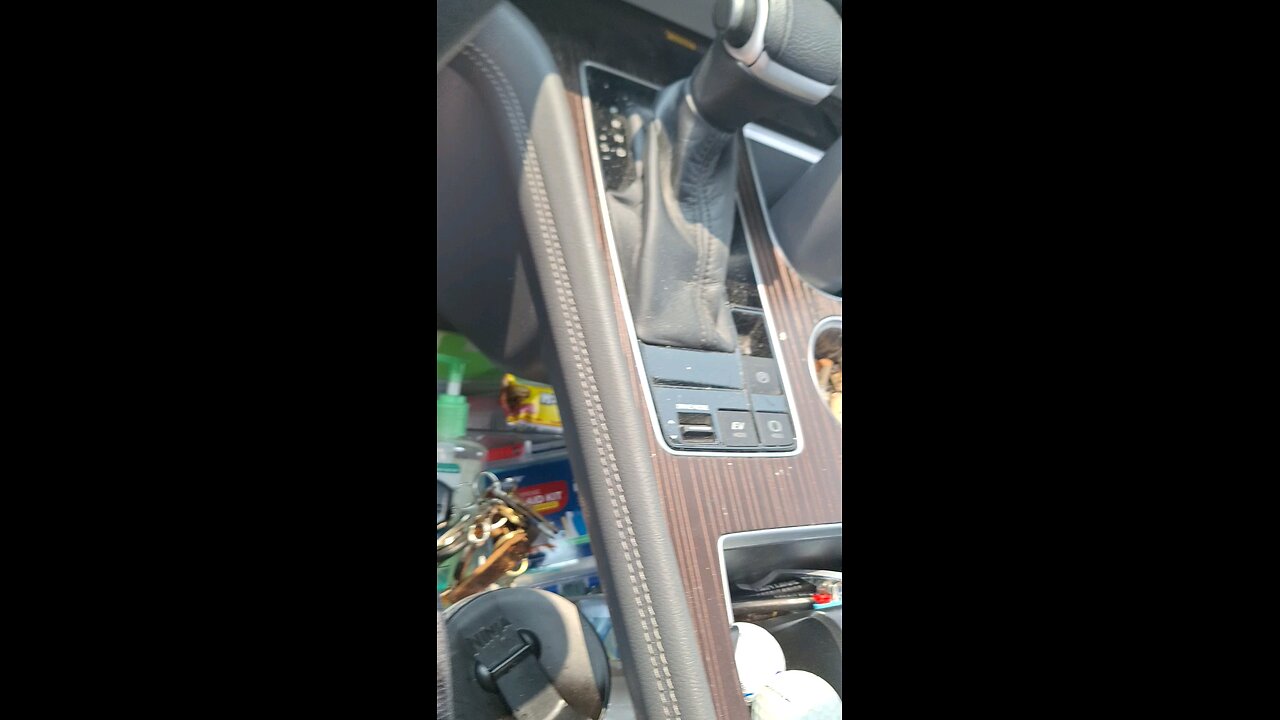 This close🤏 to finding a shirt!