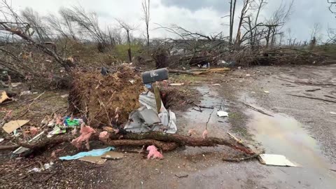 Daylight footage of the tornado damage in Elliot, Mississippi.