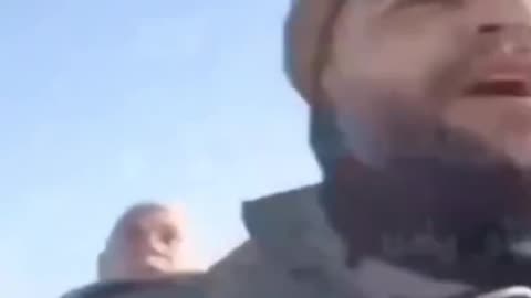 Soldado capta un momento horripilante cuando es alcanzado por un dron