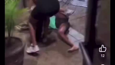 Donkey Kong Security Goes Ape Shit. Beats Up Whole Restaurant Full of Black Chicks