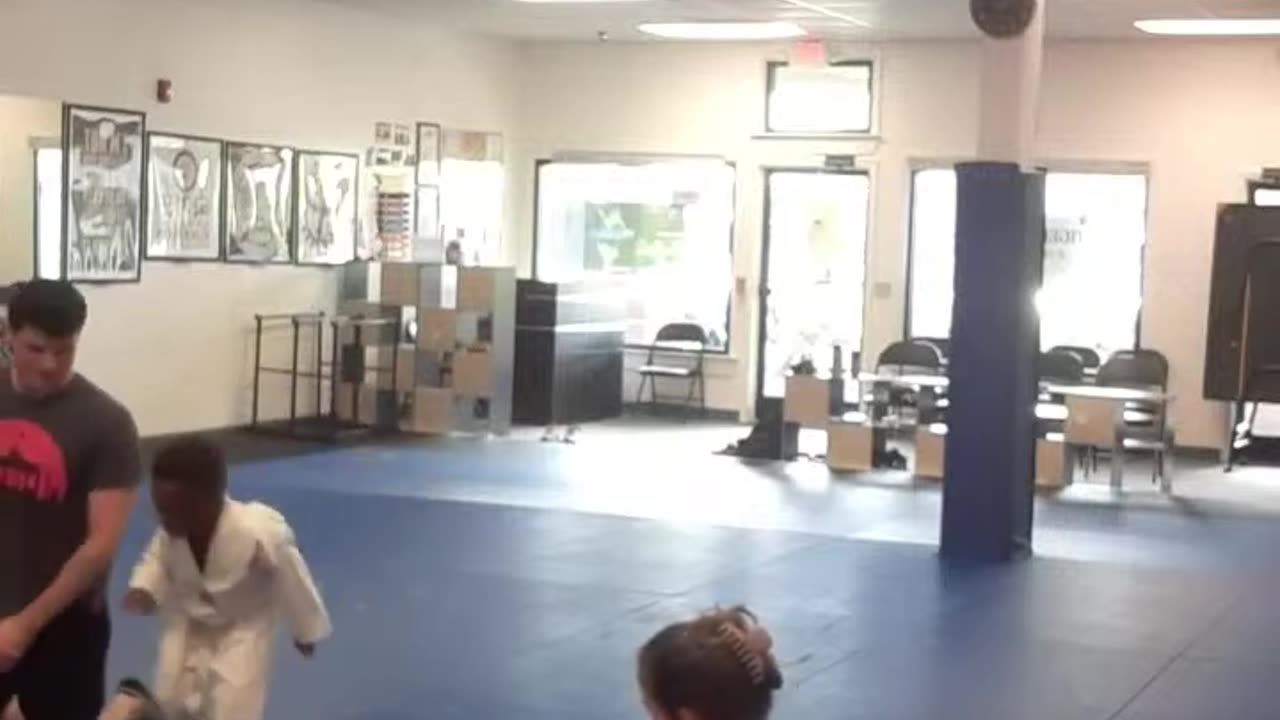Tong Hap Kwan Kickboxing & Chon Tu Taekwondo Class