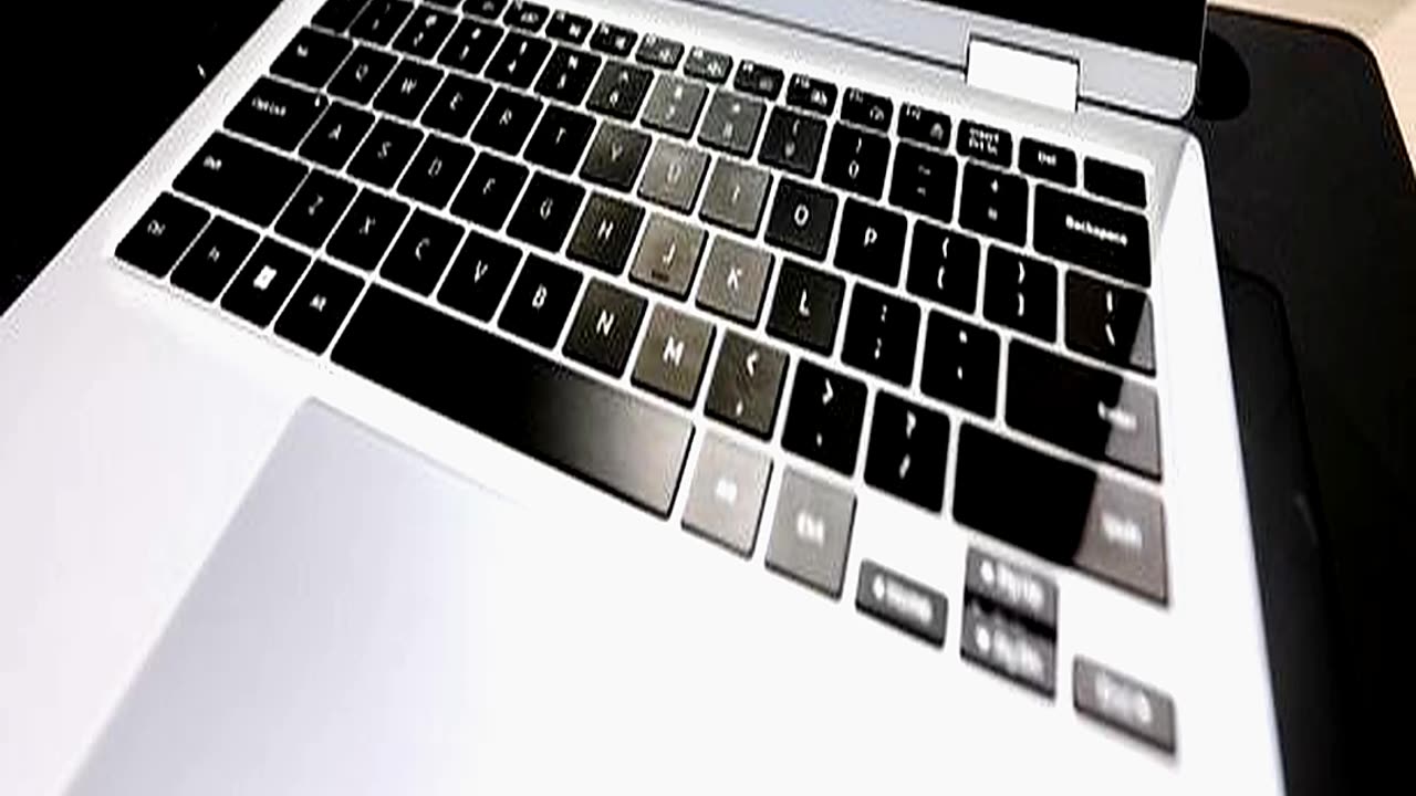 Samsung Fans Can Grab a Galaxy Laptop for Les