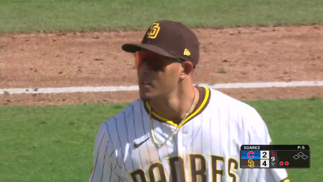 MLB - Manny Machado is way too smooth with the barehand 😯