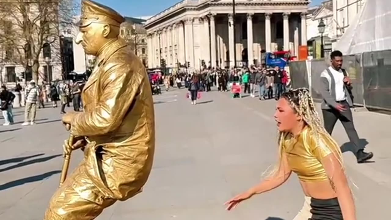 The world’s most flexible girl