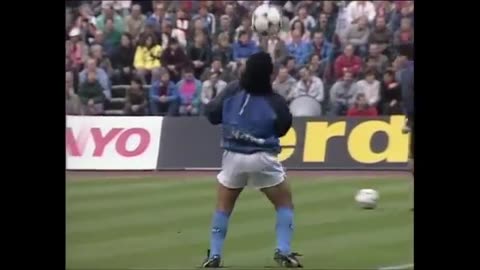 Diego Maradona - Live Is Life 1989 (HD)