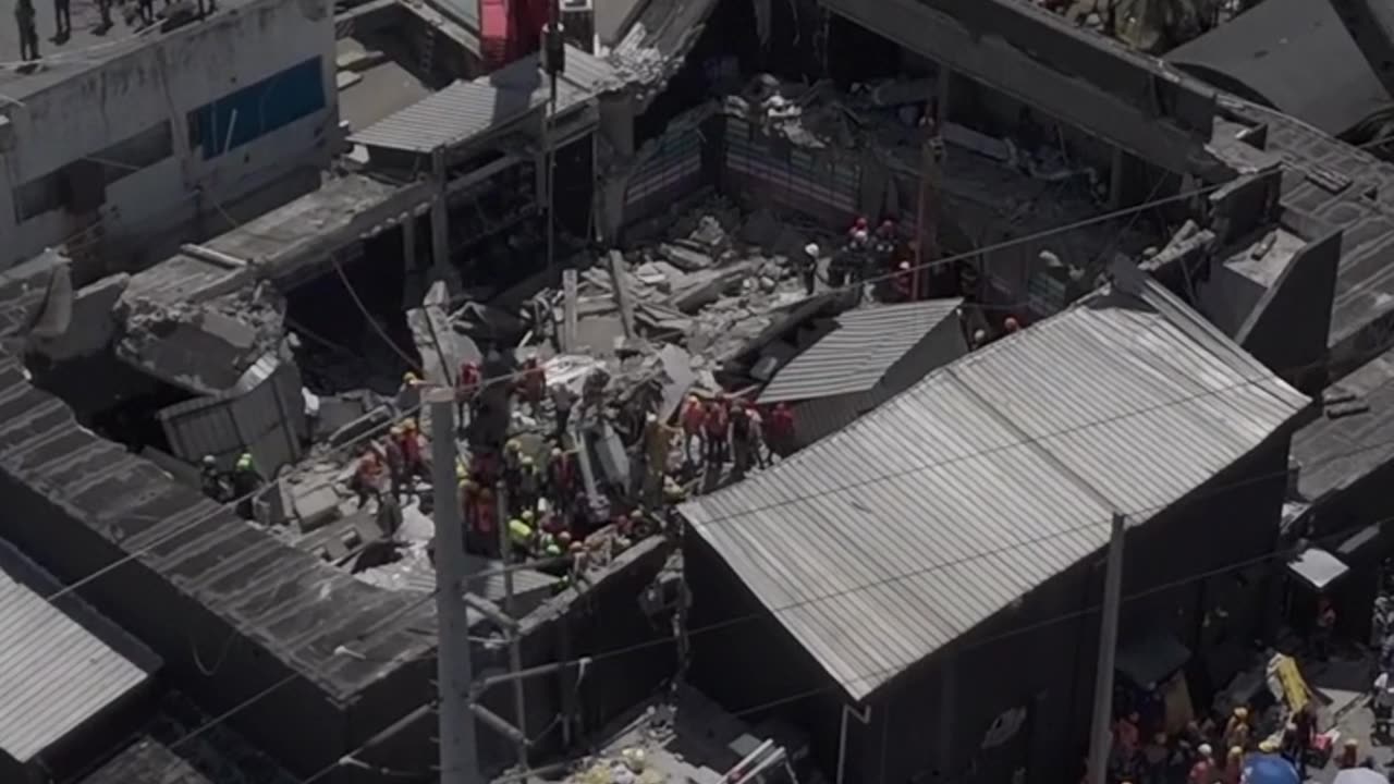 The collapse of the roof of the Jet Set nightclub in Santo Domingo.